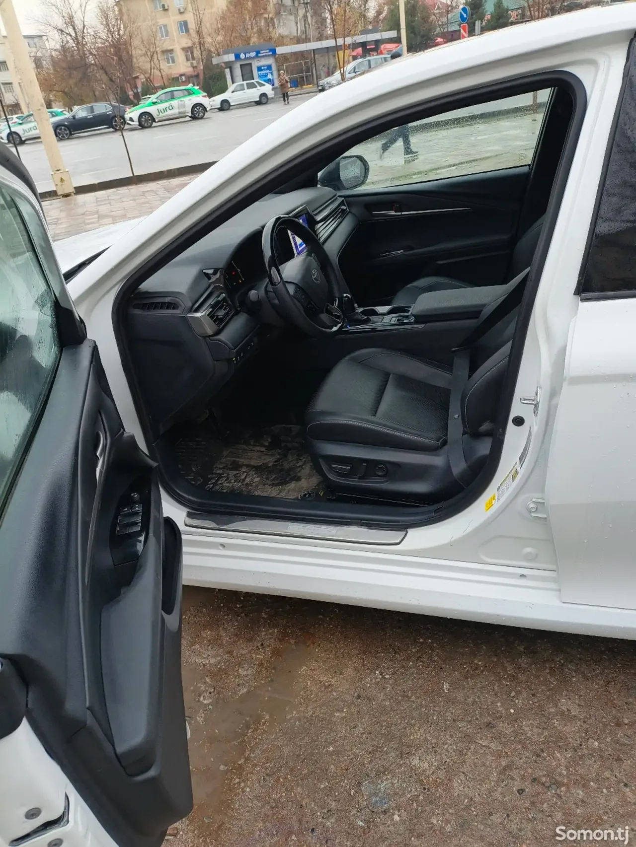 Toyota Camry 2025 · 2.5 AT