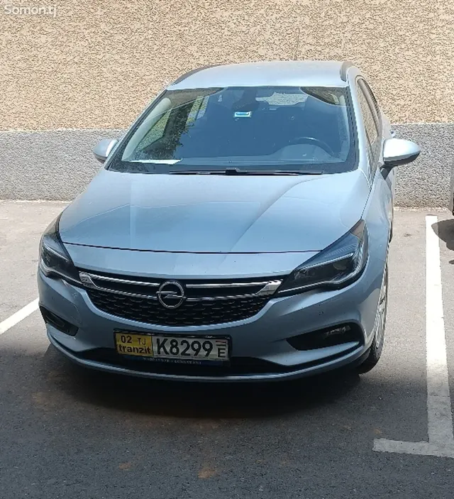 Opel Astra K 2016 · 1.1 MT
