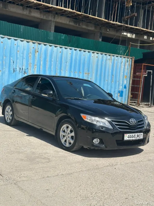 Toyota Camry 2011 · 2.4 AT