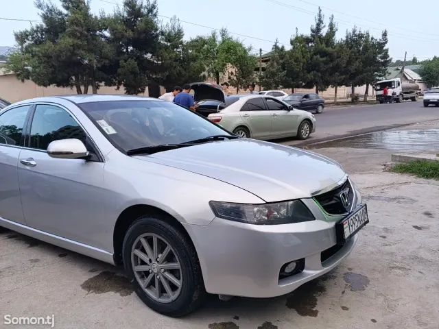 Honda Accord 2002 · 2.0 AT