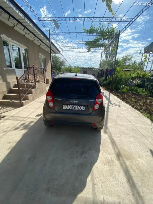 Chevrolet Spark 2014 · 1.1 AT