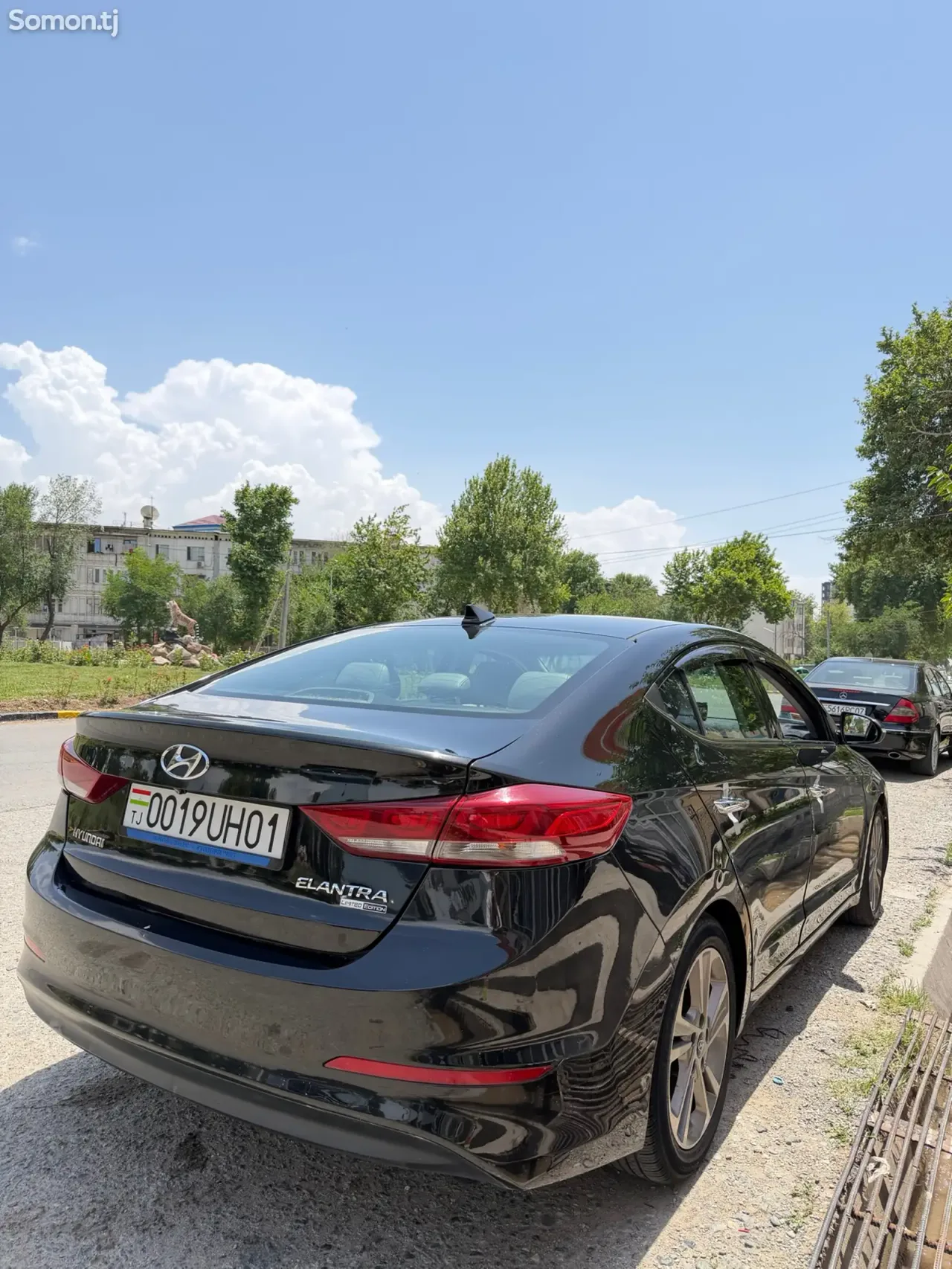 Hyundai Elantra 2017 · 2.0 AT