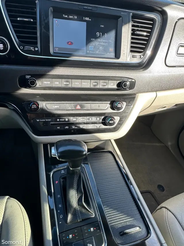 Kia Carnival 2017 · 2.2 AT