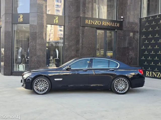 BMW 7 series 2012 · 4.4 AT