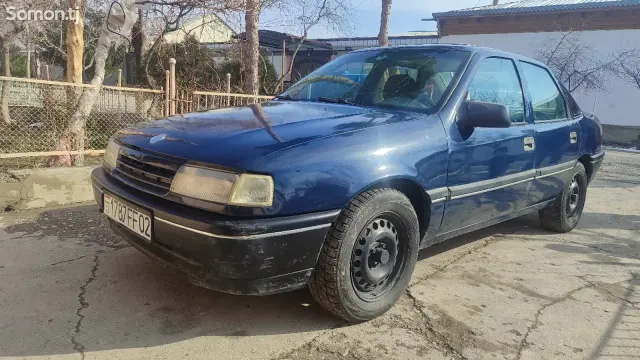 Opel Vectra A 1992 · 1.6 MT