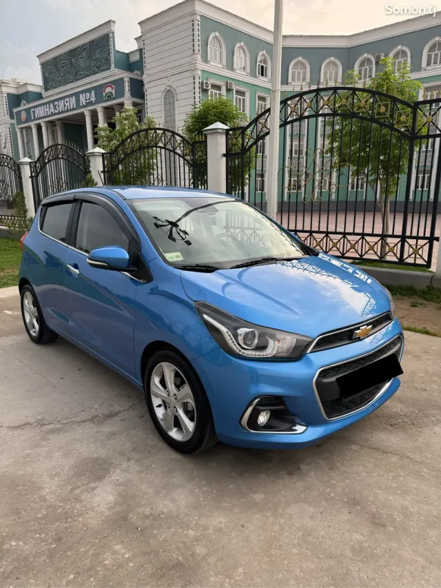 Chevrolet Spark 2017 · 1.4 AT