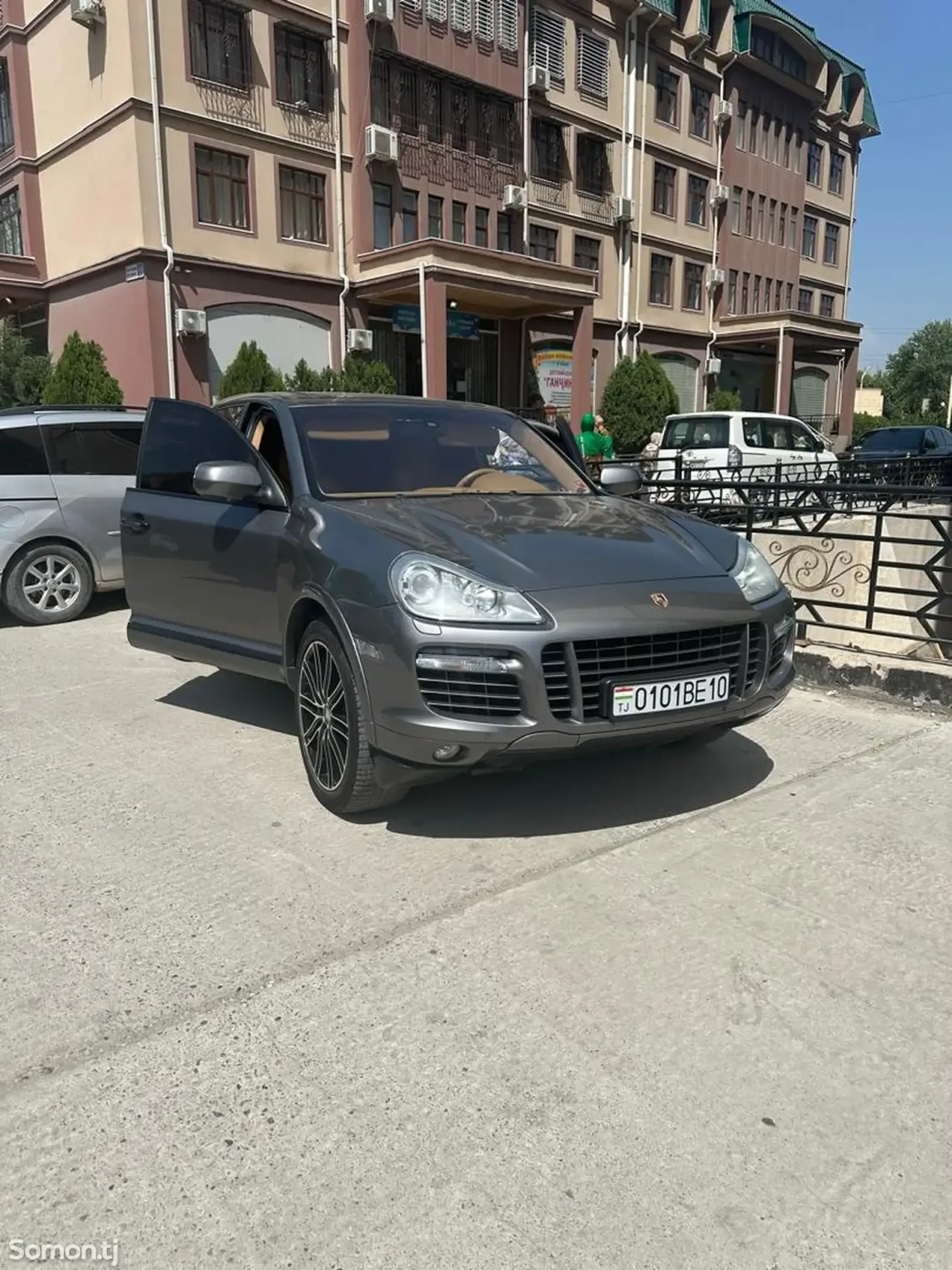 Porsche Cayenne 2010 · 4.8 AT