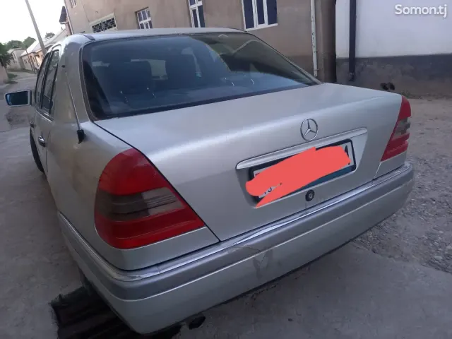 Mercedes-Benz C class 1995 · 1.8 MT
