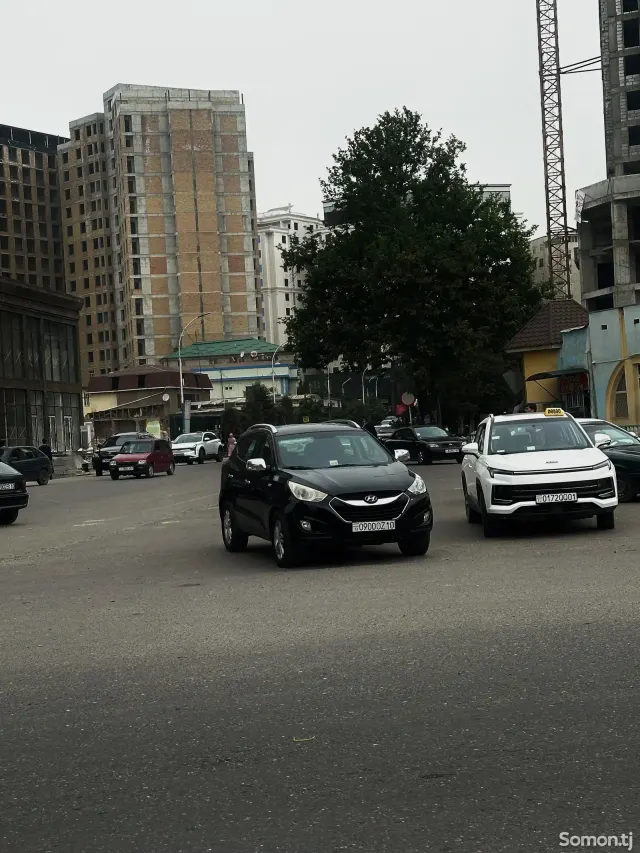 Hyundai Tucson 2010 · 2.0 AT