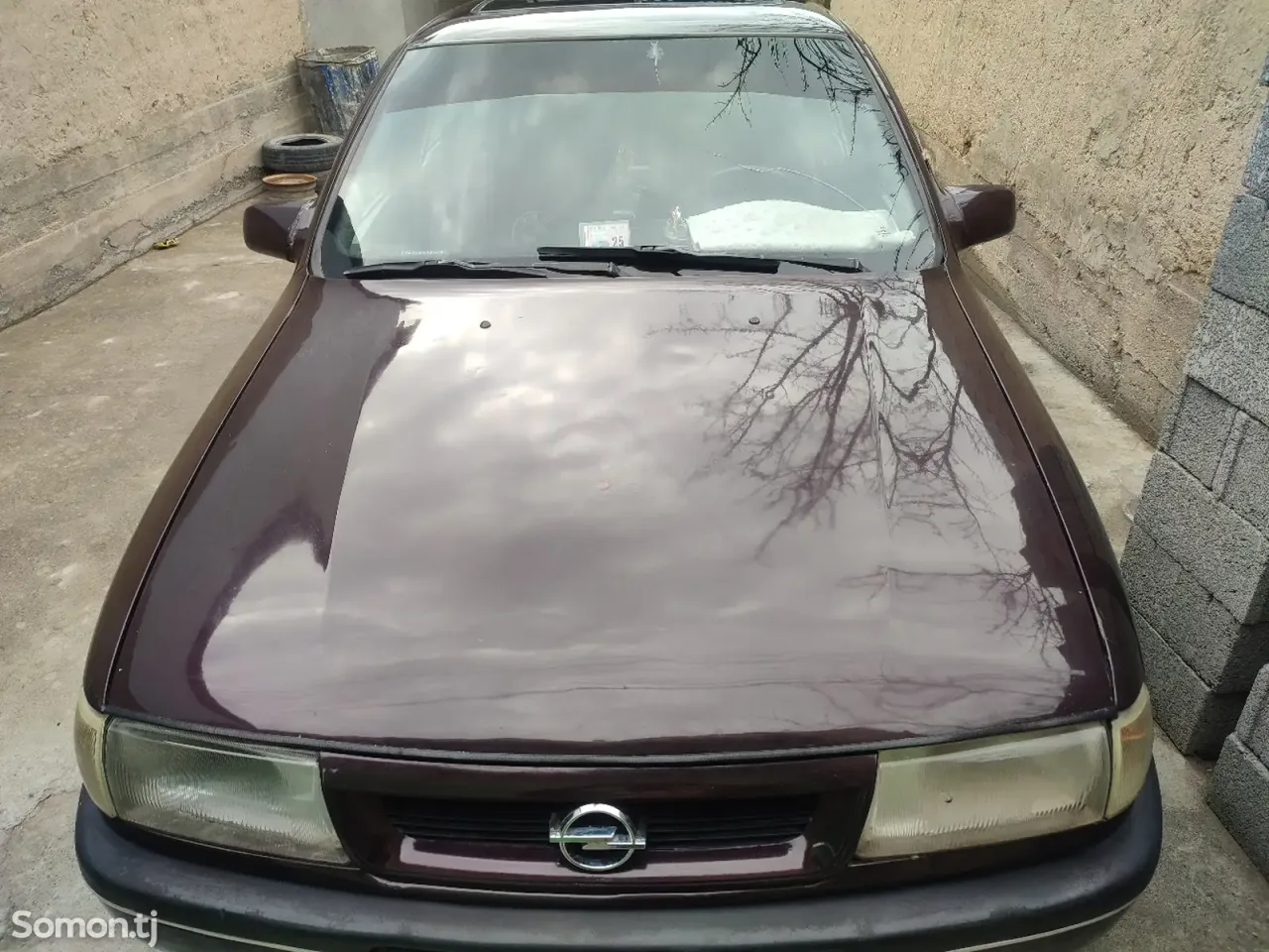Opel Vectra A 1992 · 1.6 MT