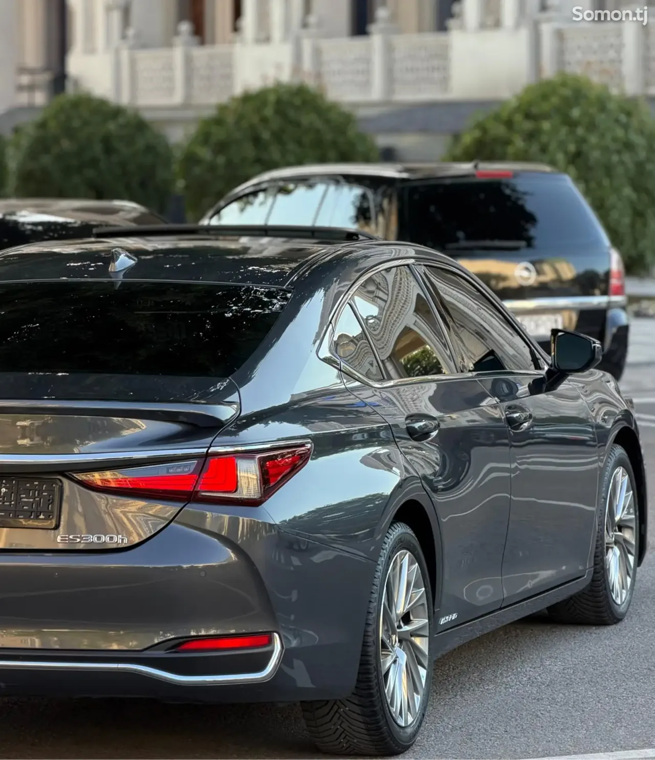 Lexus ES series 2022 · 2.5 AT