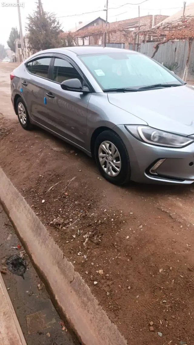 Hyundai Elantra 2017 · 2.0 AT