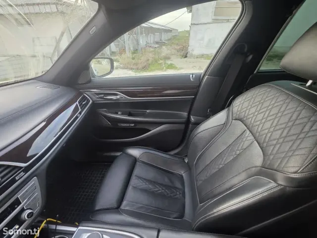 BMW 7 series 2017 · 3.0 AT