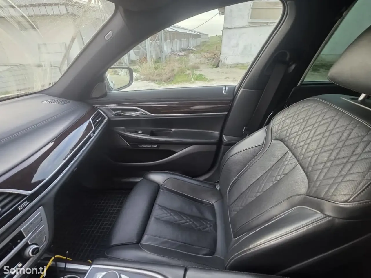BMW 7 series 2017 · 3.0 AT