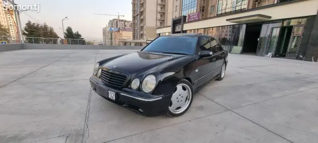 Mercedes-Benz E class 1988 · 5.5 AT