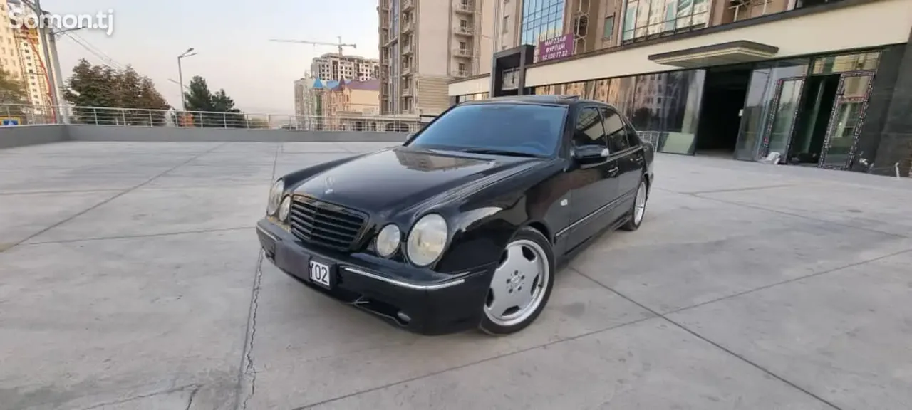 Mercedes-Benz E class 1988 · 5.5 AT