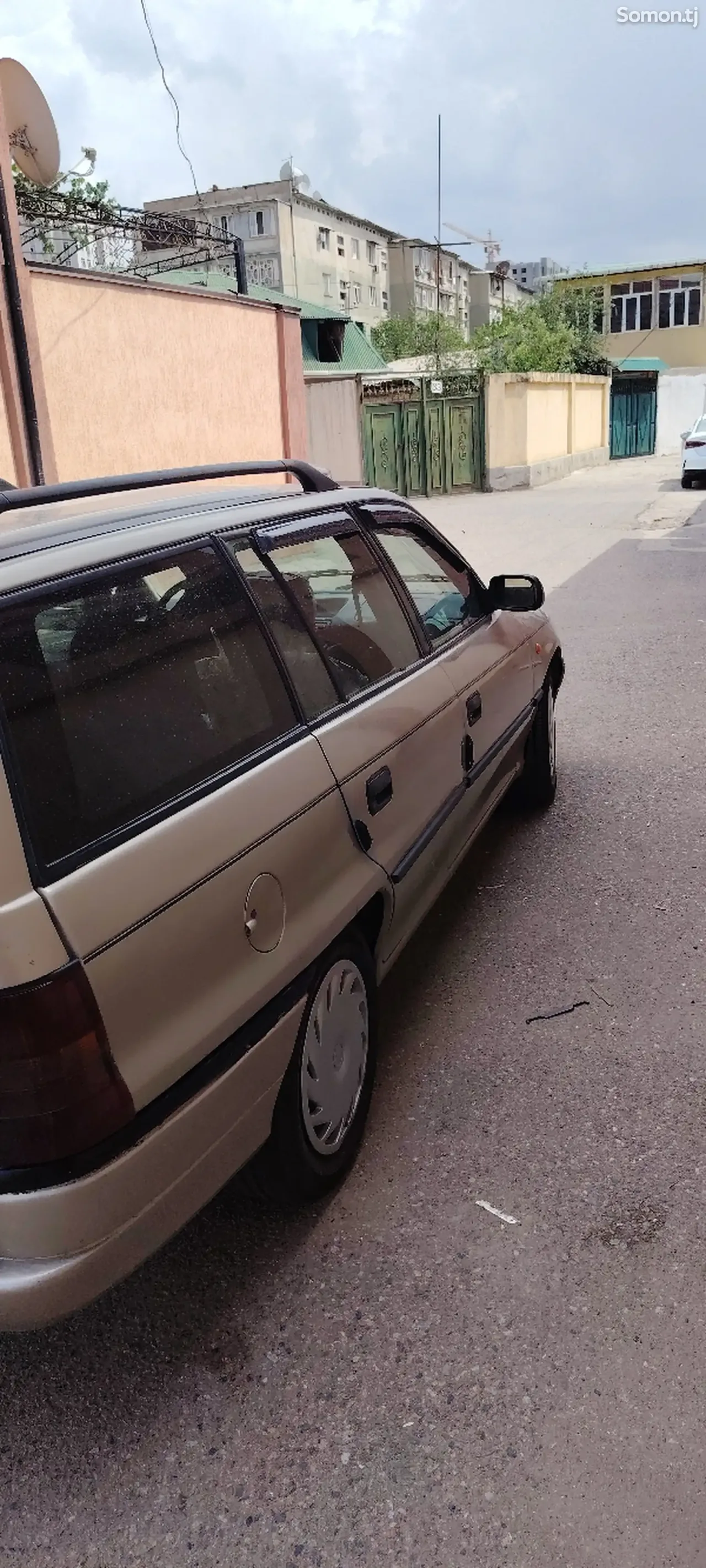 Opel Astra F 1998 · 1.6 MT
