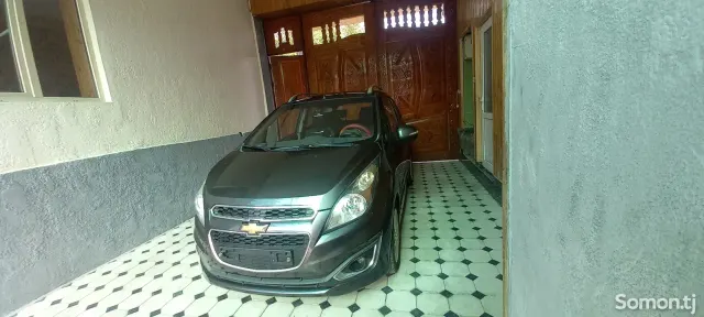 Chevrolet Spark 2015 · 1.6 AT