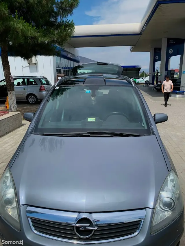 Opel Zafira 2006 · 1.9 AT