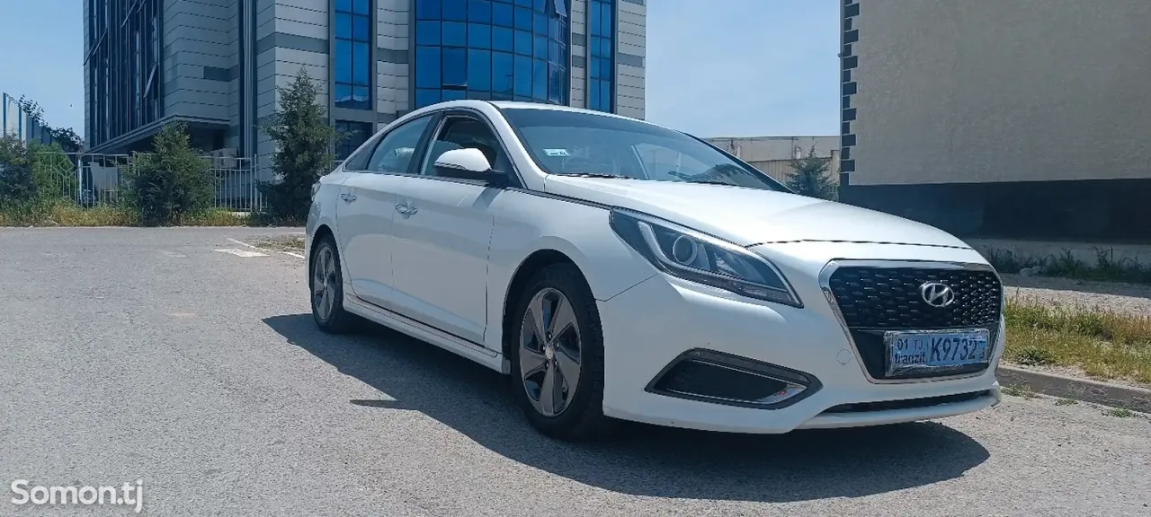 Hyundai Sonata 2016 · 2.0 AT