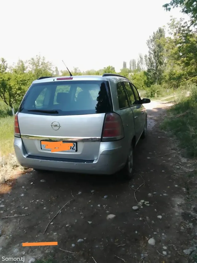 Opel Zafira 2006 · 1.9 AT