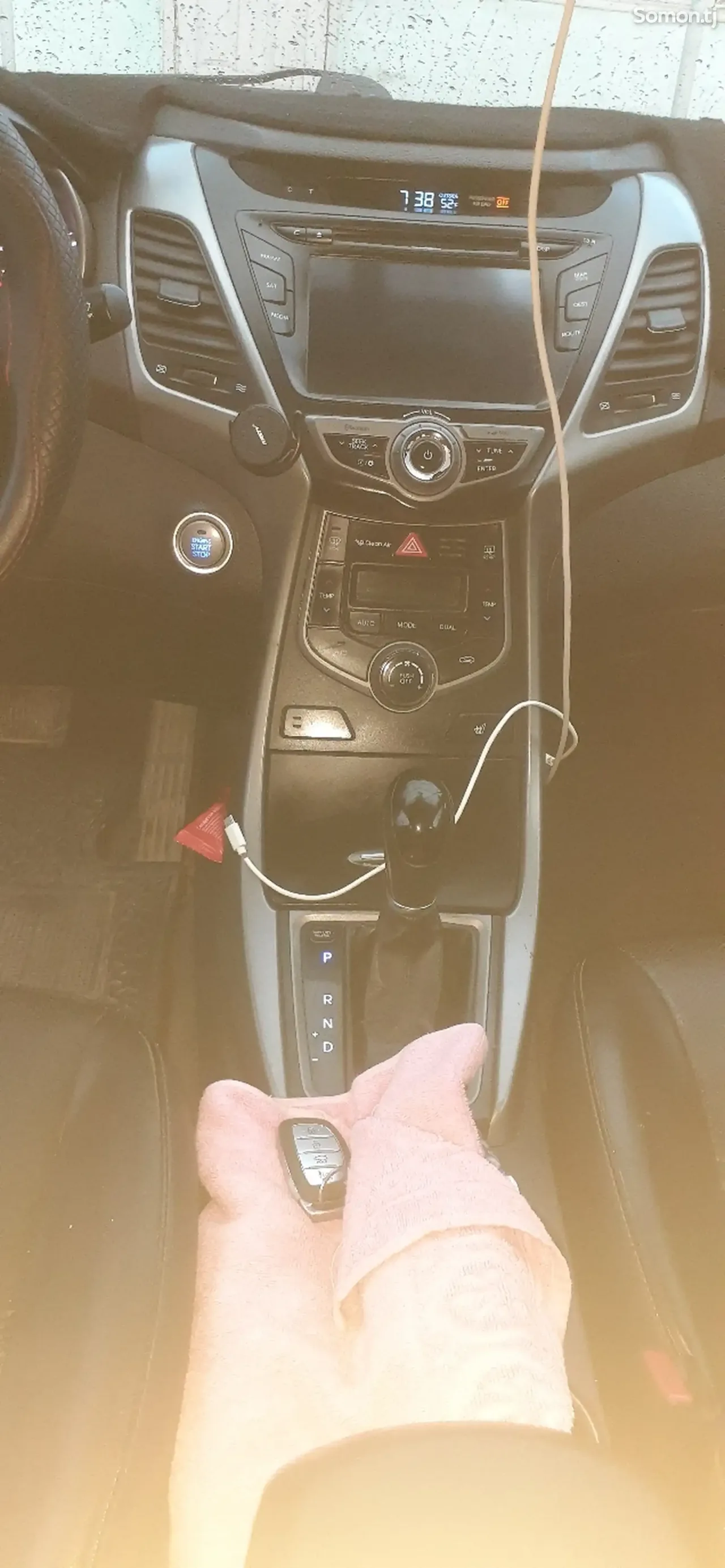Hyundai Elantra 2014 · 1.8 AT