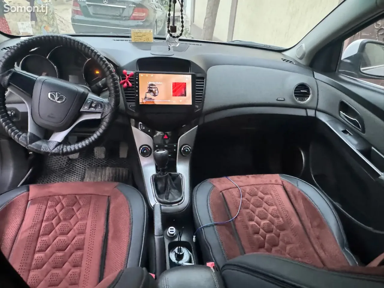 Chevrolet Cruze 2010 · 1.8 MT
