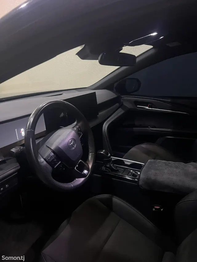 Toyota Camry 2025 · 2.0 AT