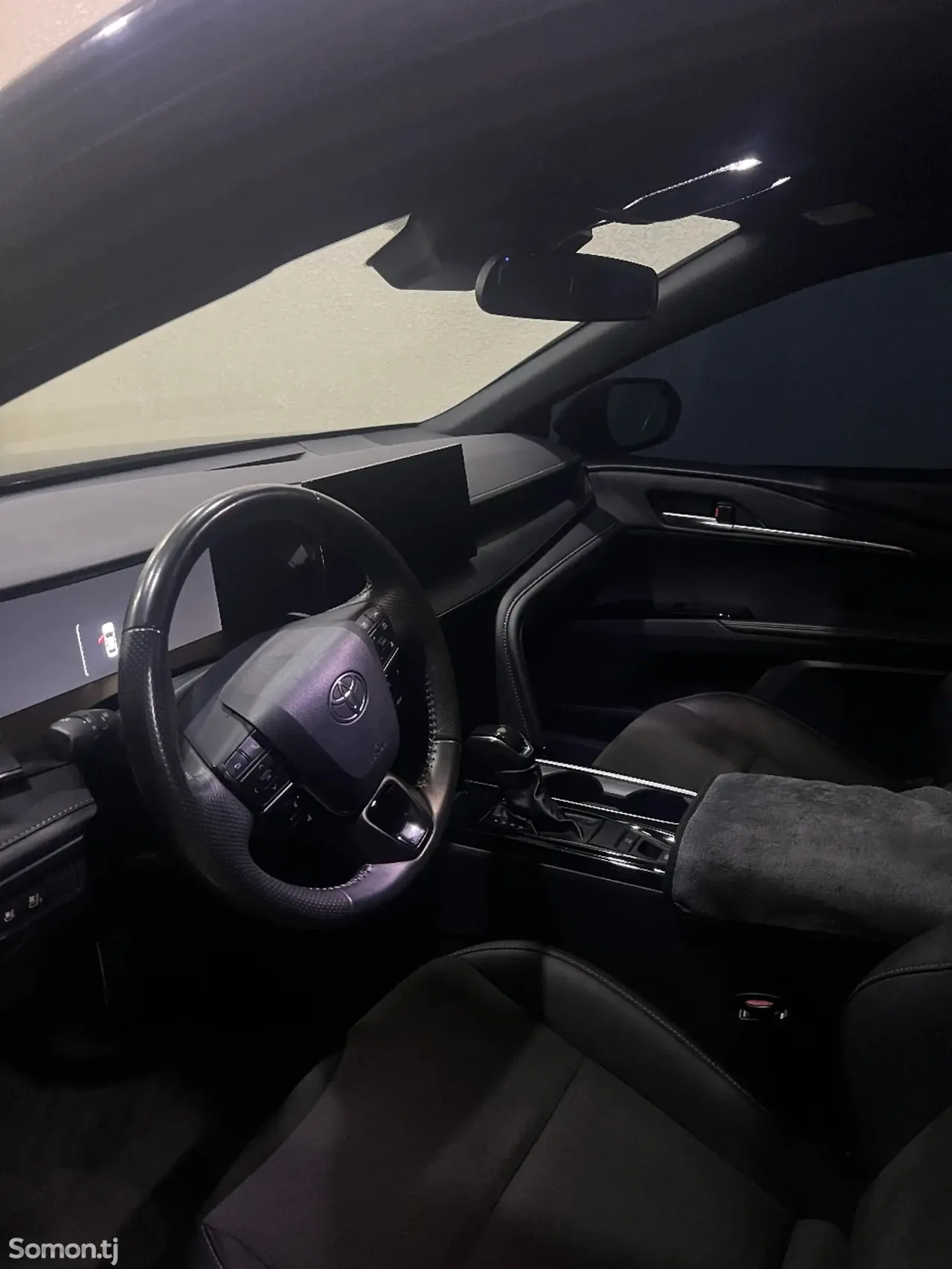 Toyota Camry 2025 · 2.0 AT