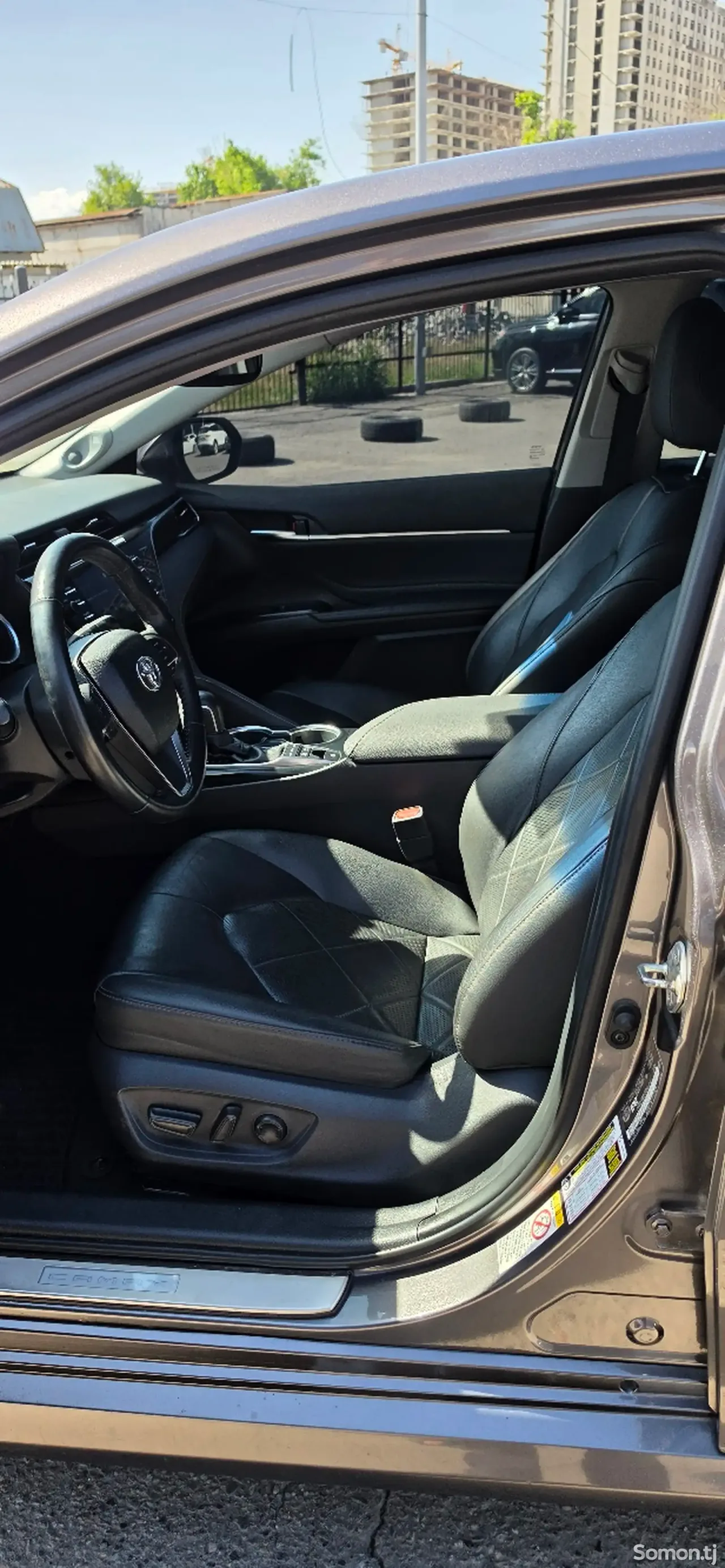 Toyota Camry 2018 · 2.5 AT