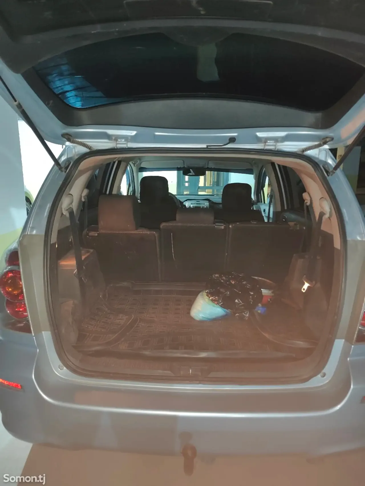 Toyota Corolla Verso 2006 · 2.2 MT