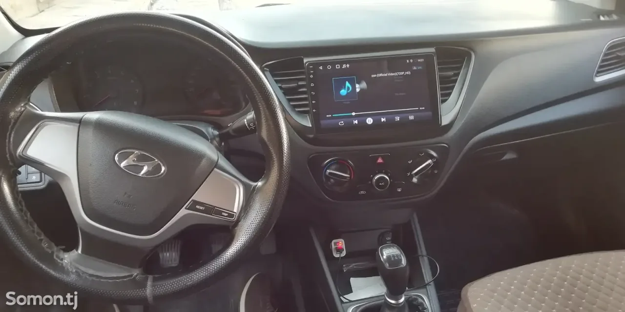 Hyundai Solaris 2018 · 1.4 MT