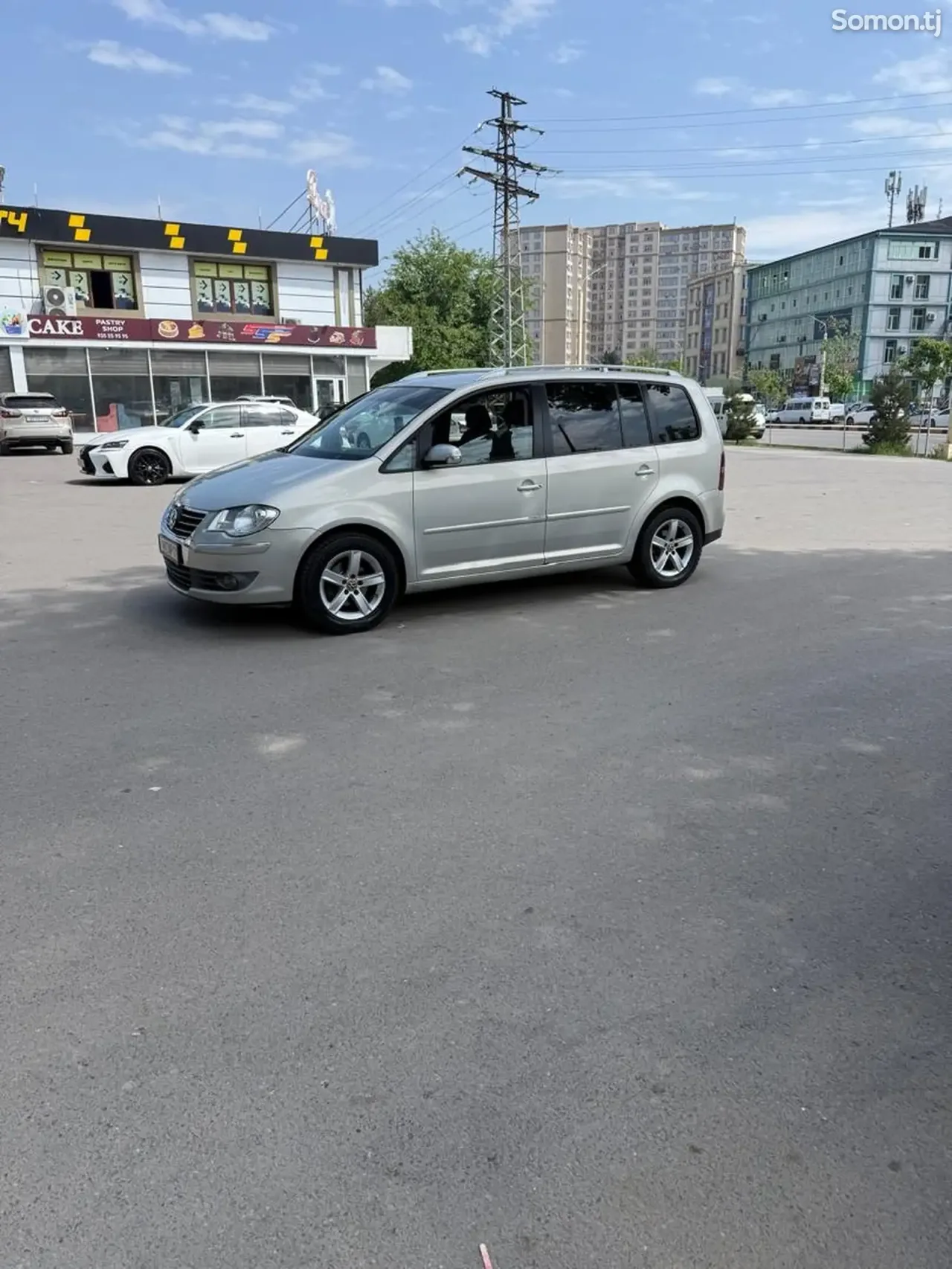 Volkswagen Touran 2009 · 1.9 AT