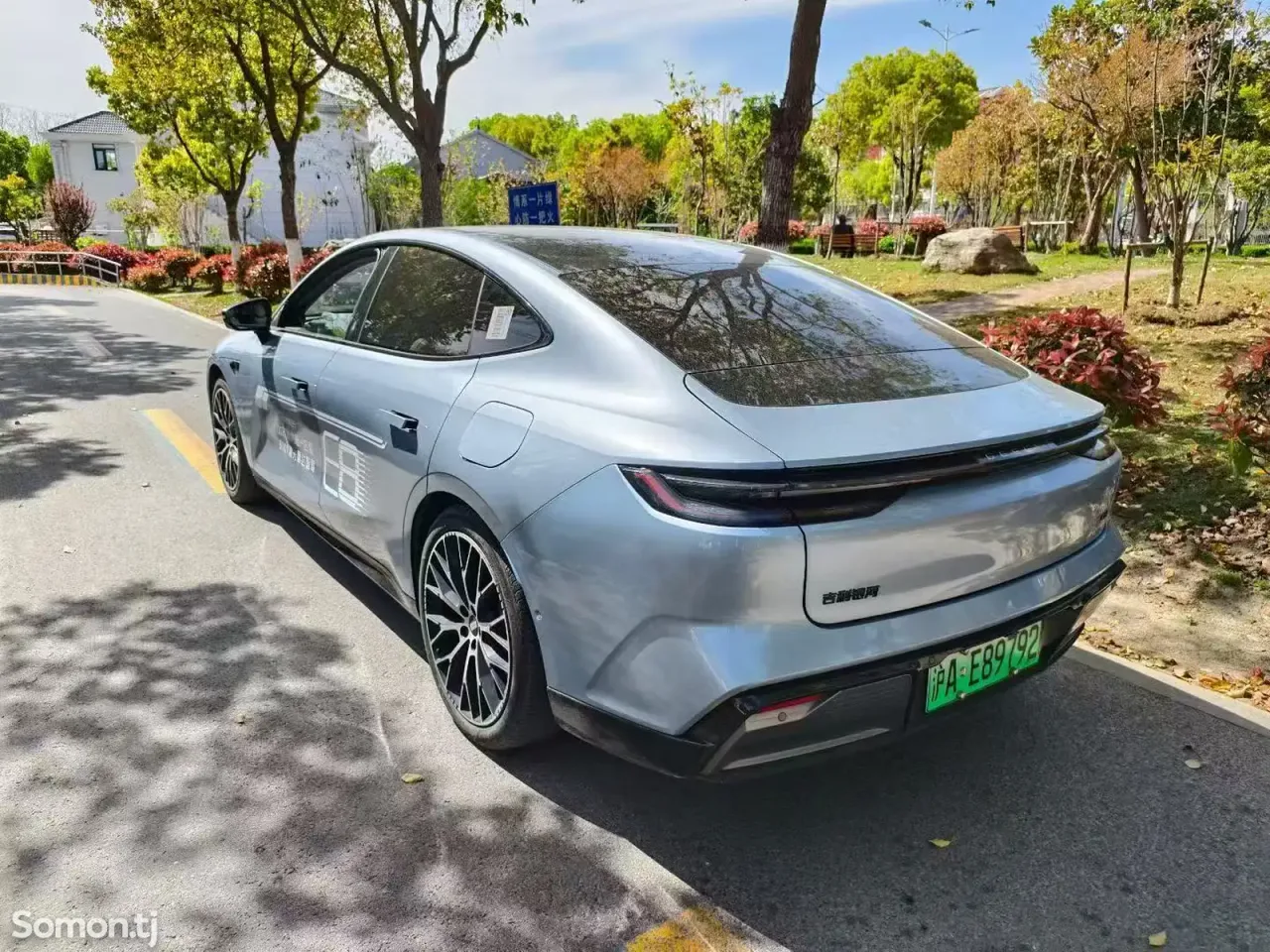 Geely Galaxy E8 2025 · AT