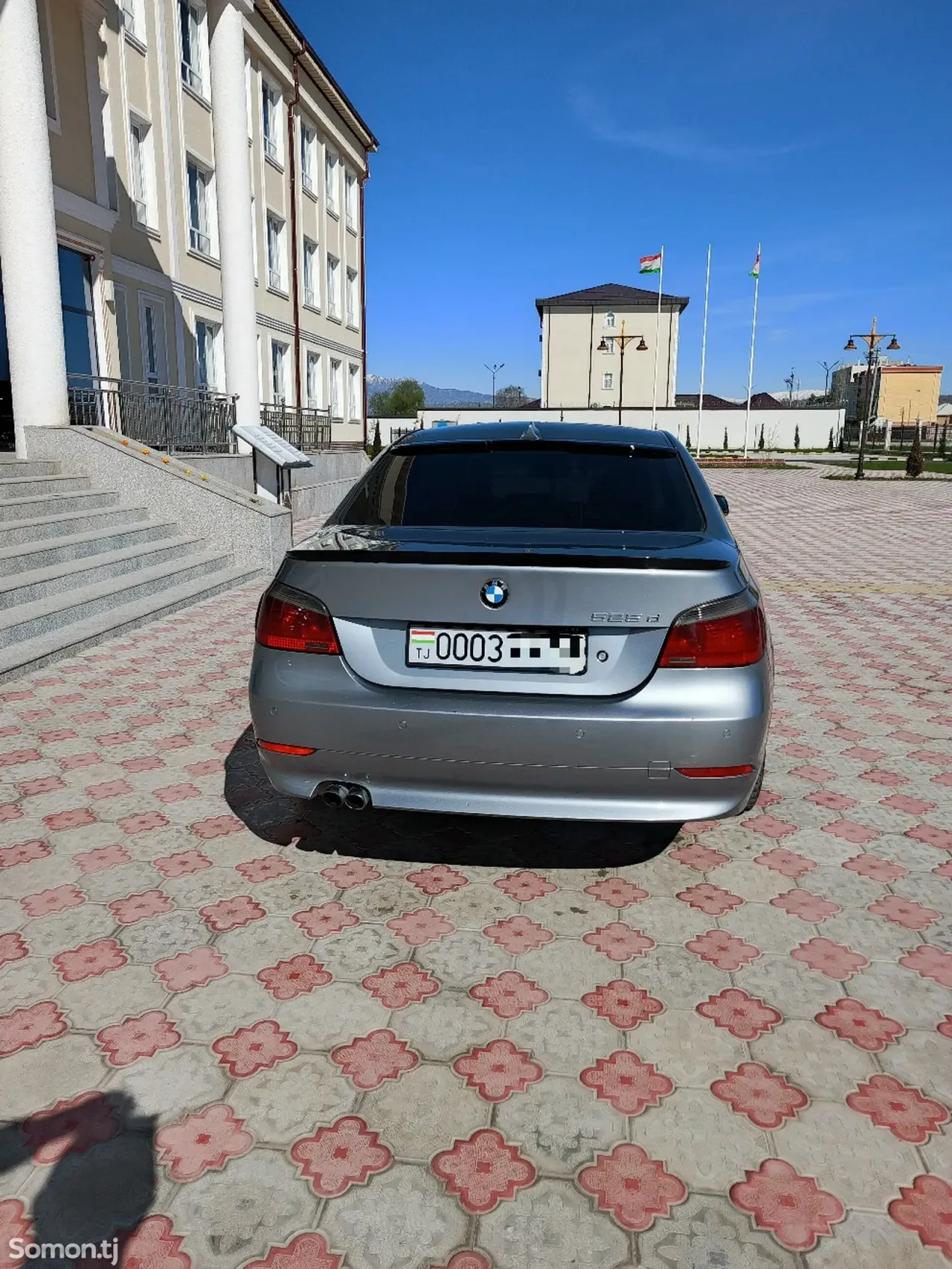 BMW M5 2004 · 2.5 AT