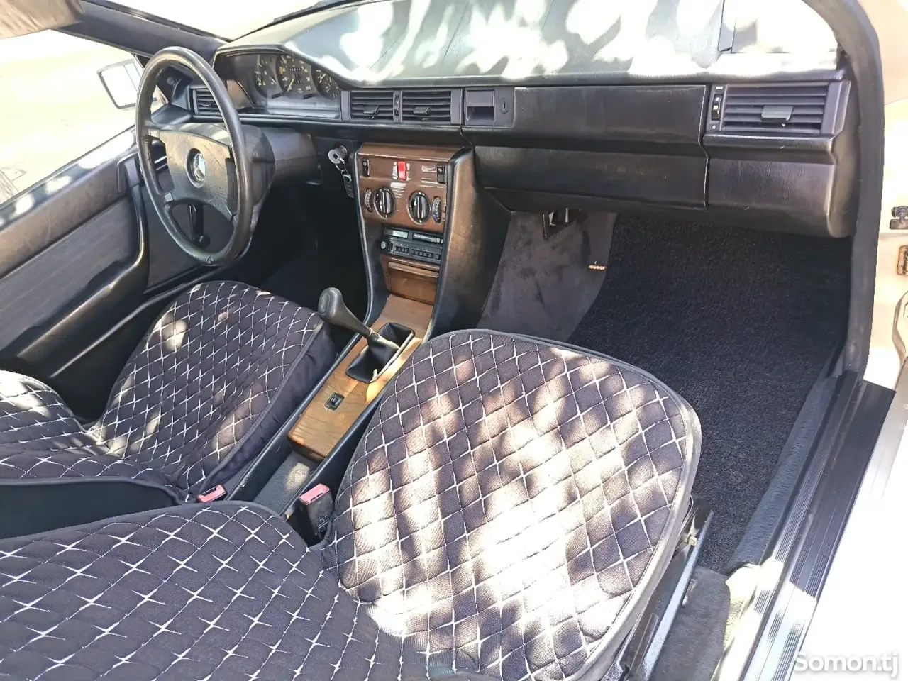 Mercedes-Benz W124 1987 · 2.5 MT