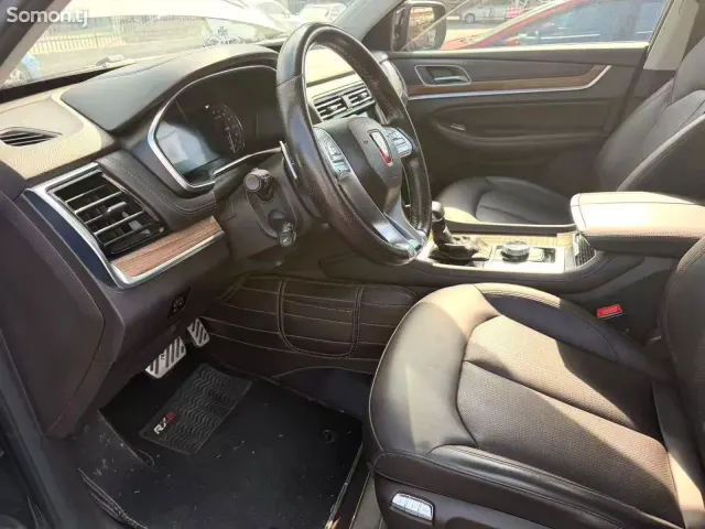 Roewe RX8 2018 · 2.0 AT