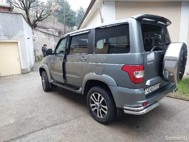УАЗ Patriot 2015 · 2.5 MT
