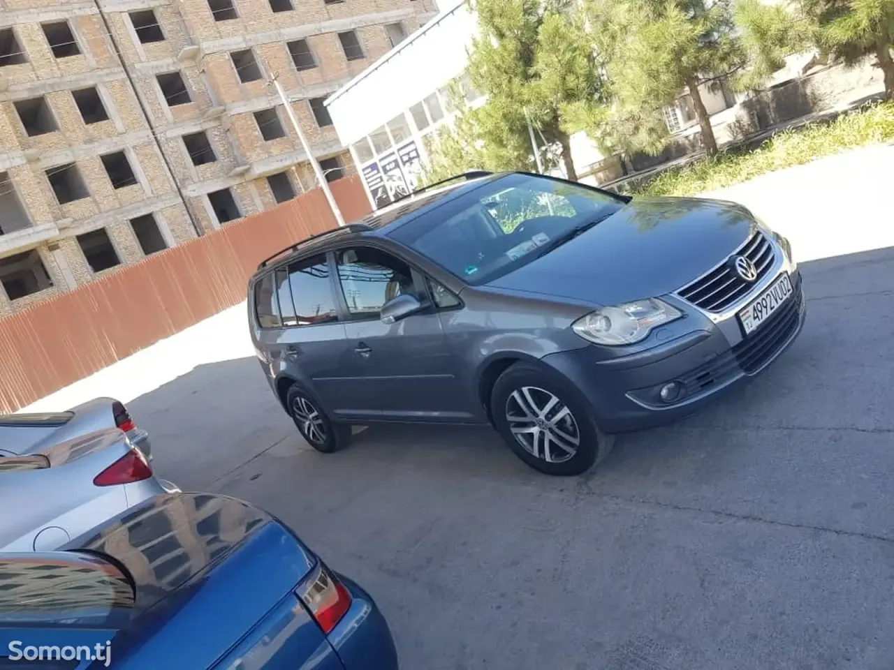 Volkswagen Touran 2007 · 2.0 MT