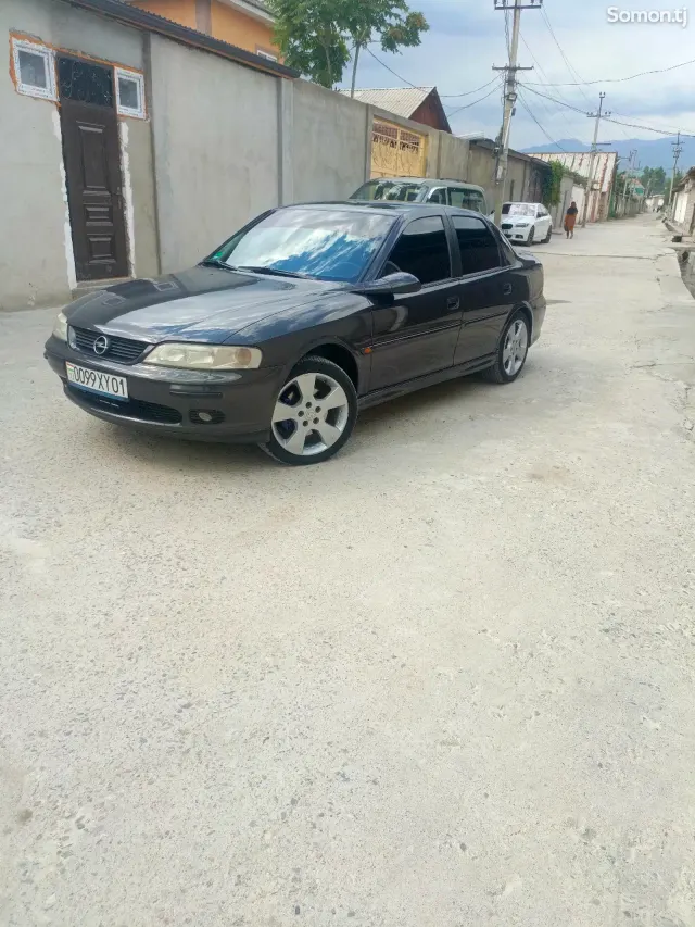 Opel Vectra B 2000 · 1.8 MT