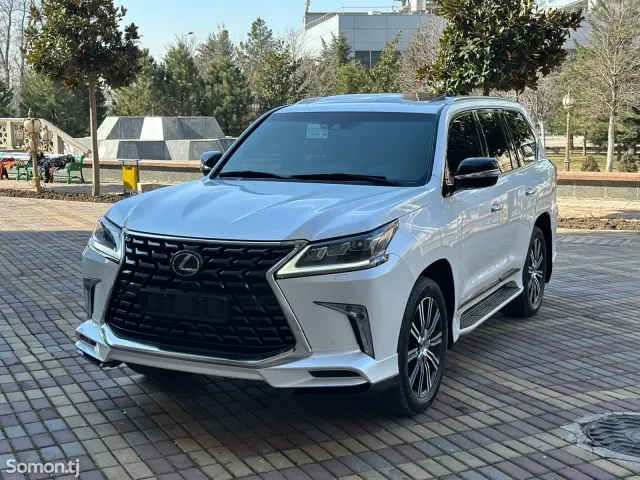 Lexus LX series 2022 · 5.7 AT