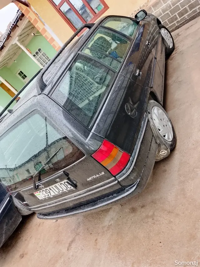Opel Astra F 1996 · 1.6 MT