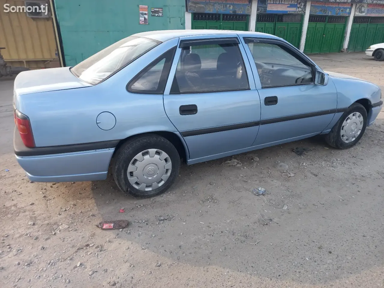 Opel Vectra A 1994 · 1.6 MT