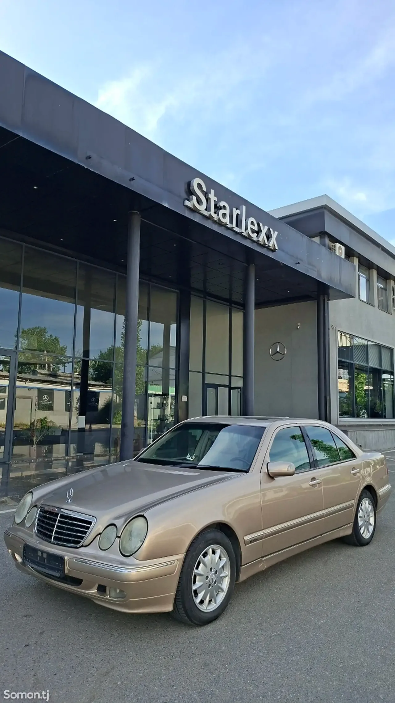 Mercedes-Benz E class 2000 · 3.2 AT