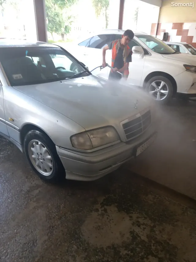 Mercedes-Benz C class 1995 · 1.8 MT