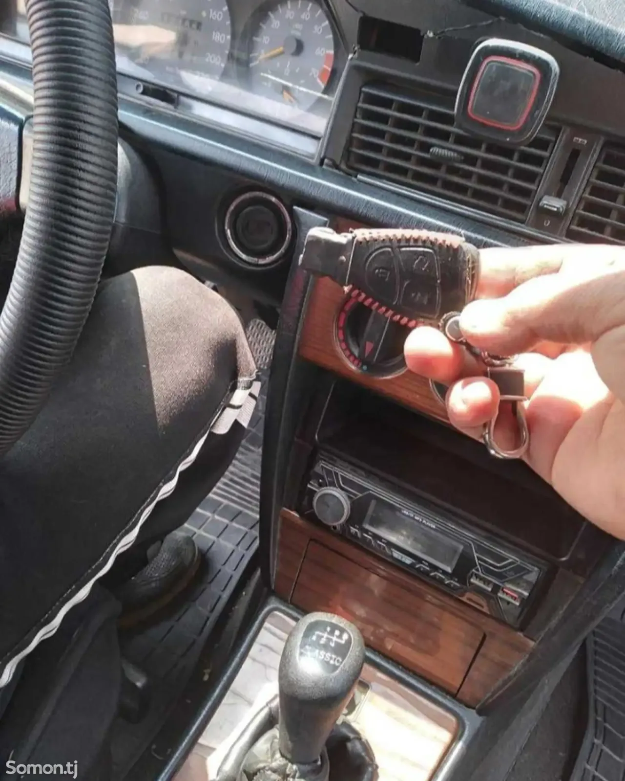 Mercedes-Benz W201 1991 · 1.8 MT