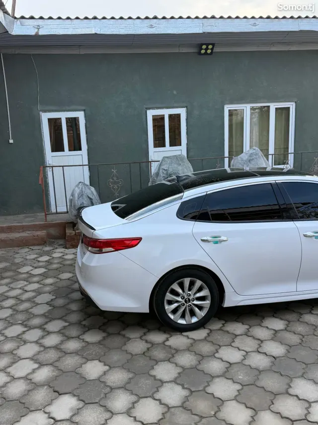 Kia Optima 2016 · 2.4 AT