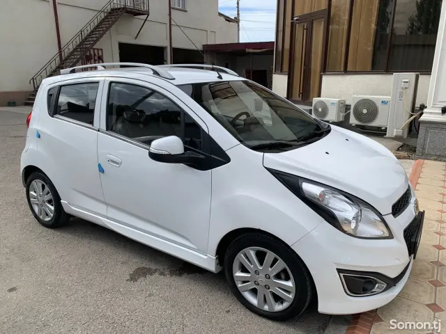 Chevrolet Spark 2014 · 1.1 AT