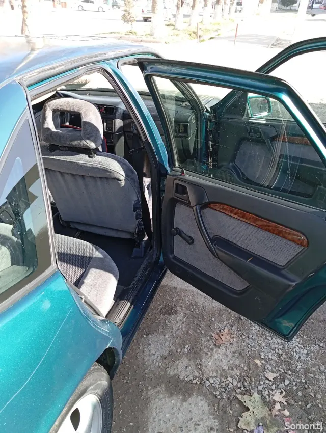 Opel Vectra A 1995 · 1.8 MT