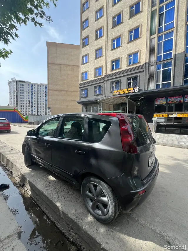 Nissan Note 2009 · 1.6 AT